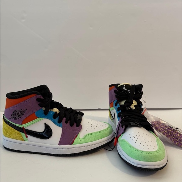 jordan 1 mid lightbulb